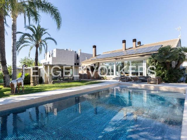 Chalet en venta en l'Horta Nord, Valencia