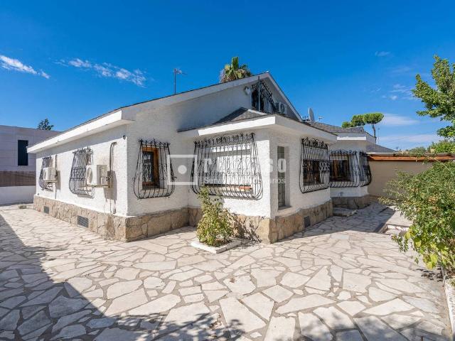 Chalet en venta en Arroyomolinos, Madrid