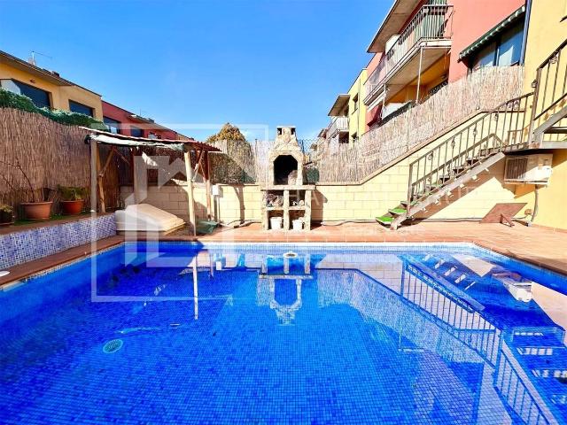 Villa en venta en Cassà De La Selva
