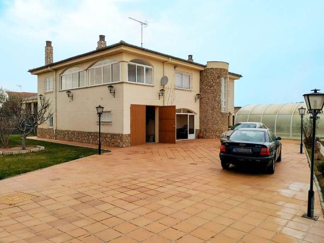 Chalet en venta en Urbanización Altozano, Castellanos De Villiquera