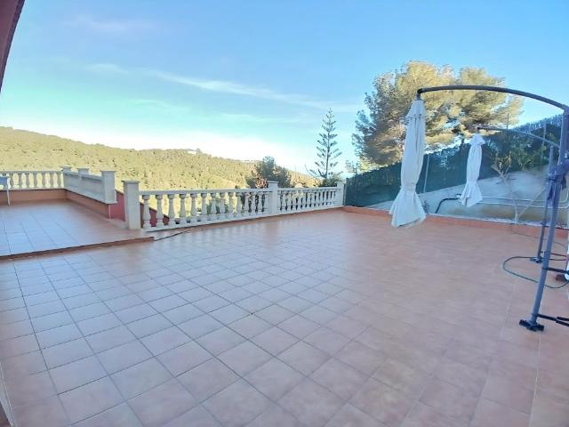 Villa en venta en Castellet I La Gornal, el Poblenou