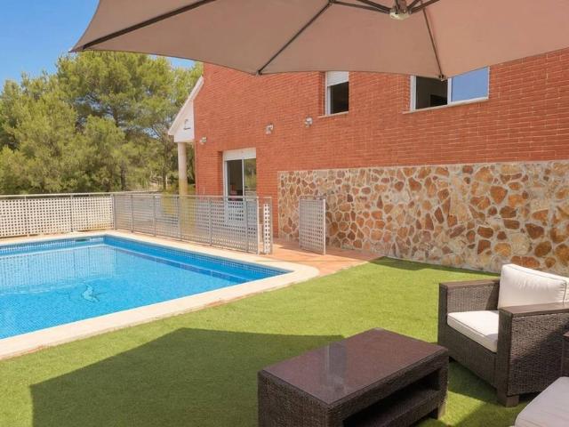Chalet en venta en el Poblenou, Castellet i la Gornal
