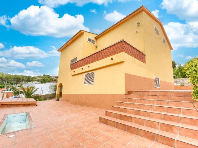 Villa en venta en Castellet I La Gornal, el Poblenou