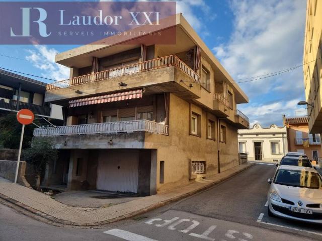 Villa en venta en Castellfollit De La Roca