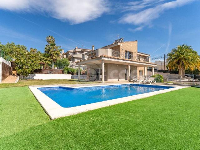 Villa en venta en Castellvell Del Camp