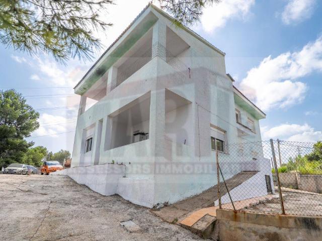Villa en venta en Castellvell Del Camp