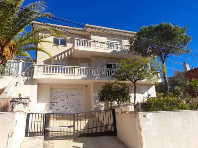 Villa en venta en Castellvell Del Camp
