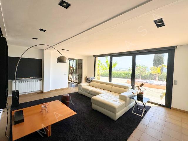 Villa en venta en Castellví De La Marca, Castellví