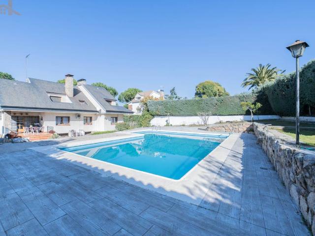 Chalet en venta en Villaviciosa De Odón, Madrid