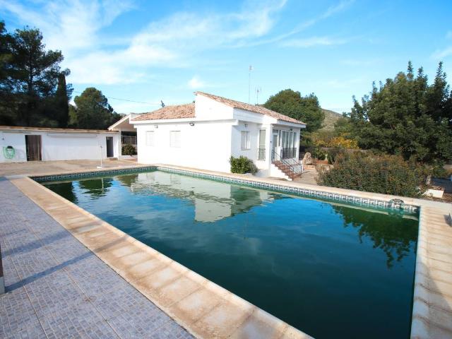 Chalet en venta en Llombai, Valencia