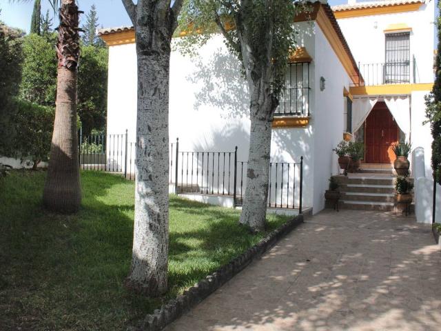 Villa en venta en Cazalla De La Sierra