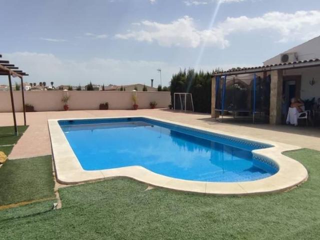 Chalet en venta en Cañada Rosal, Andalucía