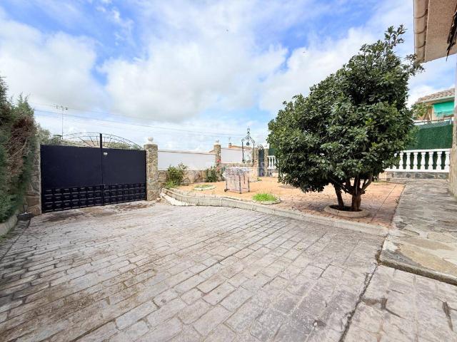Chalet en venta en Cedillo Del Condado, Castilla-La Mancha