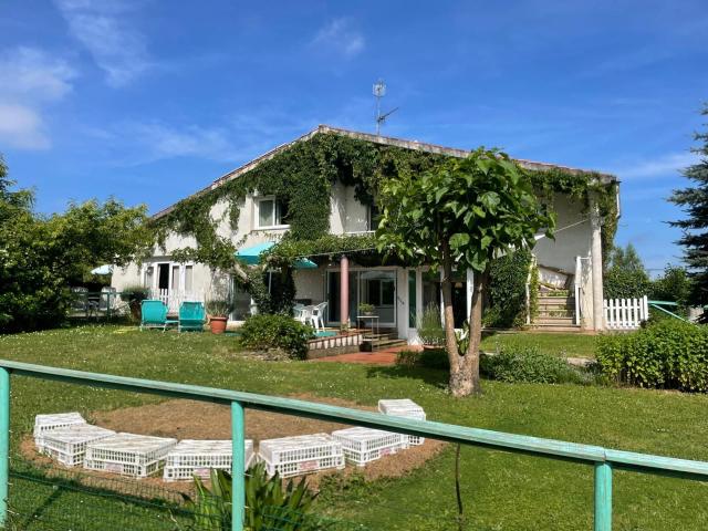 Villa en venta en Celanova, As Lobeiras