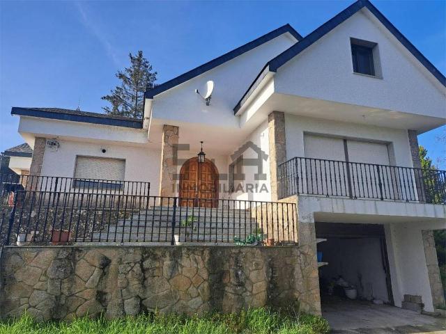 Villa en venta en Celanova, As Lobeiras