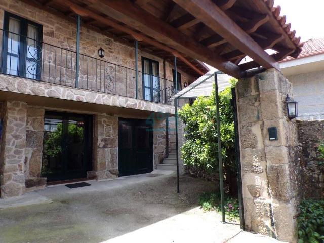 Villa en venta en Celanova, As Lobeiras
