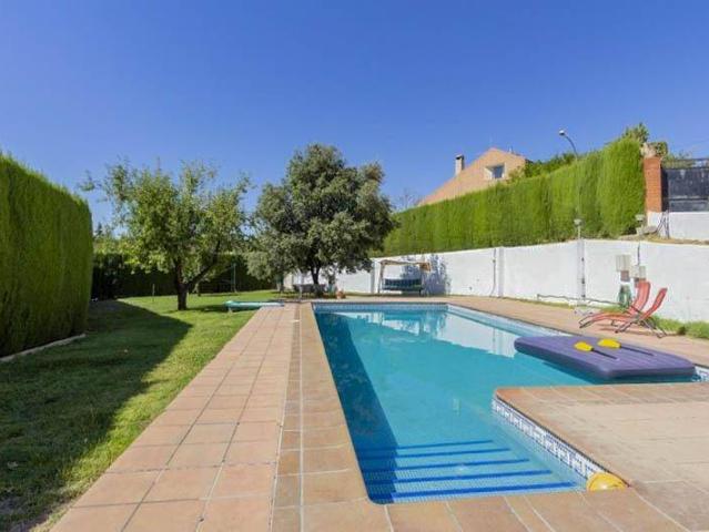 Villa en venta en Cenes De La Vega, Mirasierra