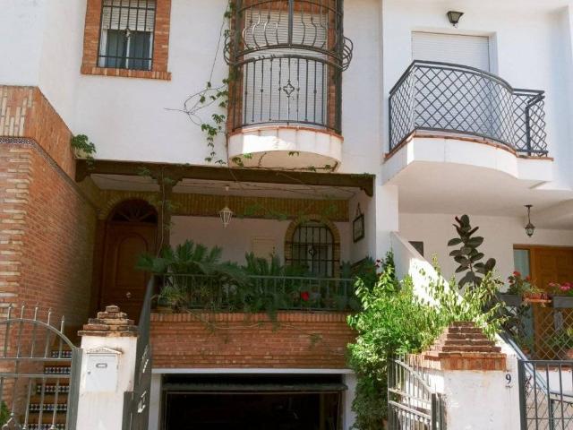 Villa en venta en Cenes De La Vega, Mirasierra