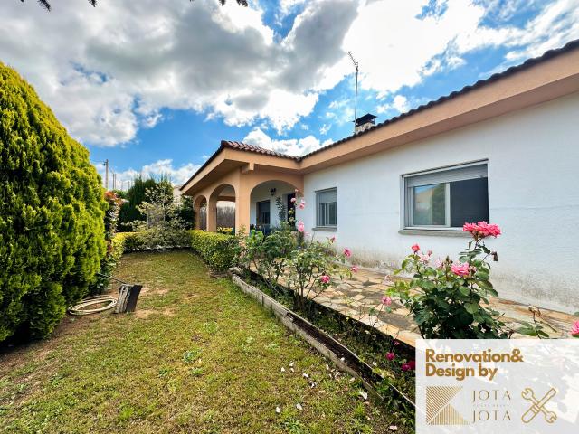 Villa en venta en Vidreres