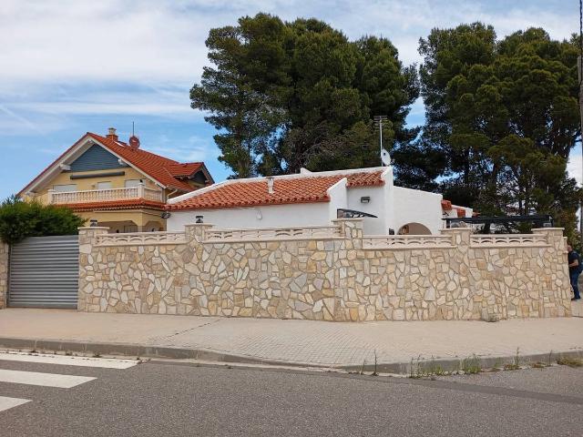 Villa en venta en Mont-roig Del Camp