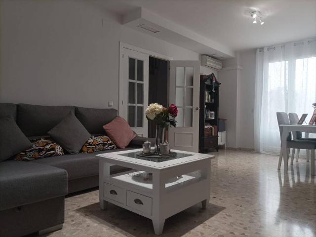 Villa en venta en Utrera, Barriada Los Salesianos