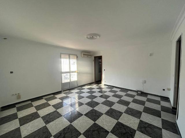 Chalet en venta en Utrera, Andalucía