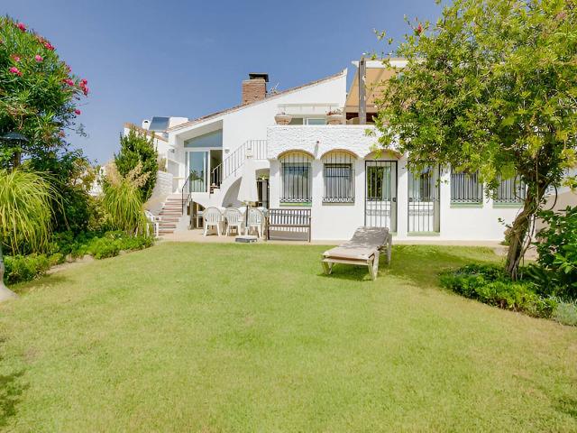 Chalet en venta en Barriada Islas Canarias, Costa del Sol Occidental