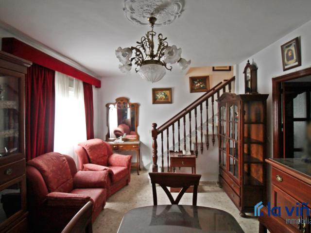 Villa en venta en Antequera