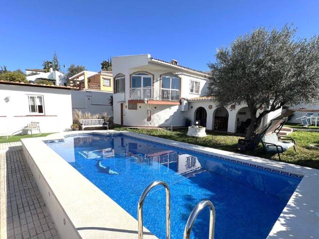Villa en venta en Alhaurín El Grande, Barrio de San Antón