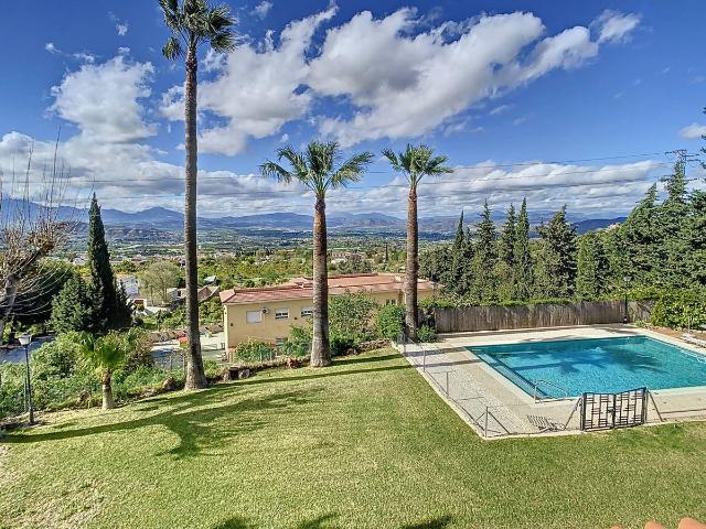 Villa en venta en Alhaurín El Grande, Barrio de San Antón