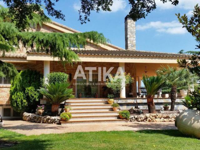 Villa en venta en Ontinyent