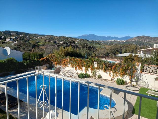 Villa en venta en Alhaurín El Grande, Barrio de San Antón