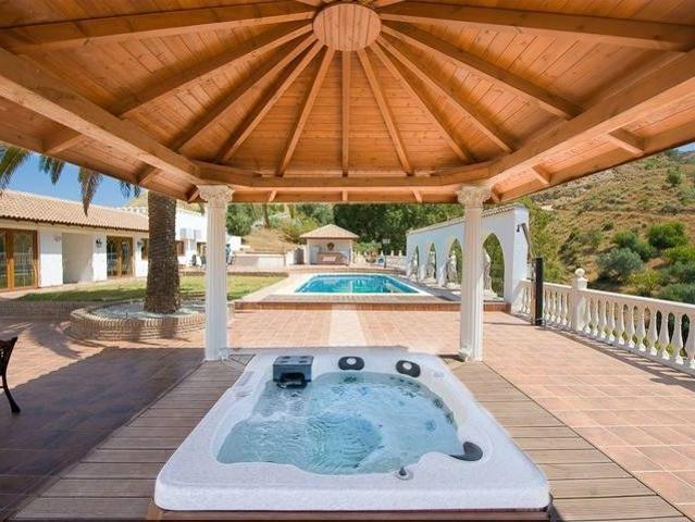 Villa en venta en Alhaurín El Grande, Barrio de San Antón