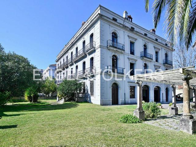 Chalet en venta en Laredo