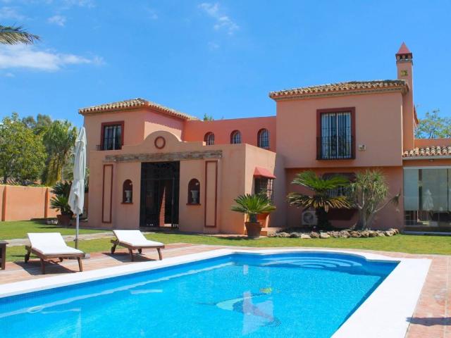 Chalet en venta en Barriada Blas Infante, Estepona