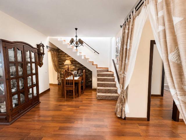 Chalet en venta en Camas, Andalucía