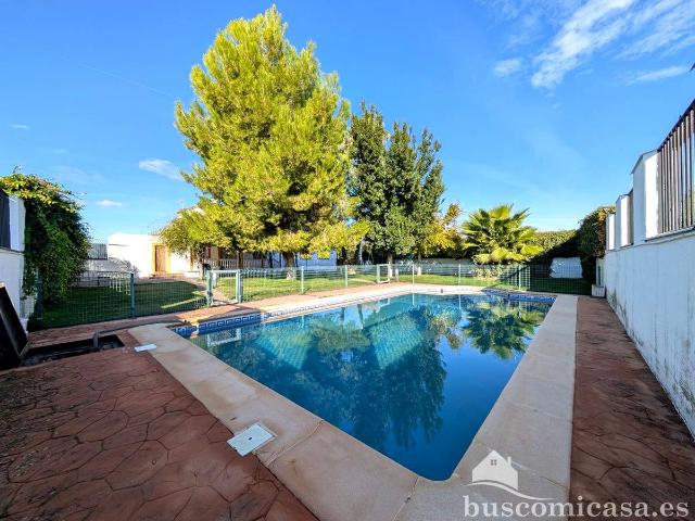 Chalet en venta en Linares, Andalucía