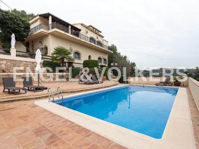 Villa en venta en Gilet, La Paz