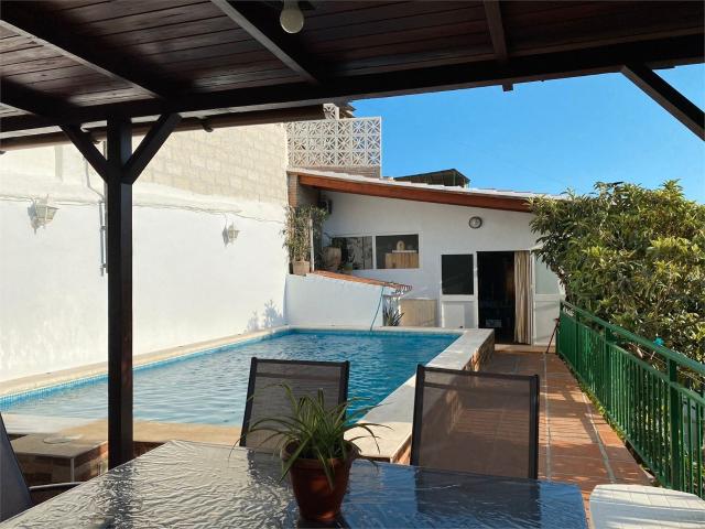 Villa en venta en Vélez-málaga, Capuchinos