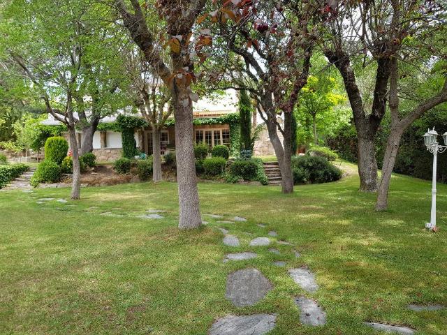 Chalet en venta en Valdemorillo, Madrid