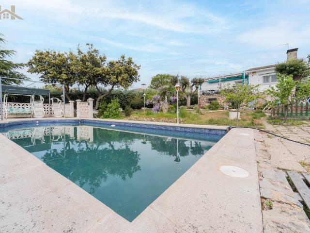 Chalet en venta en Valdemorillo, Madrid