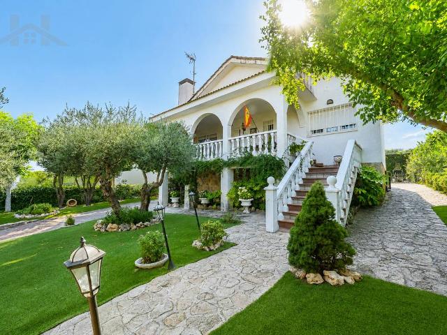 Chalet en venta en Valdemorillo, Madrid
