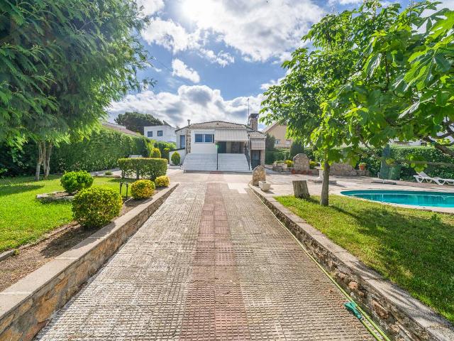 Chalet en venta en Valdemorillo, Madrid