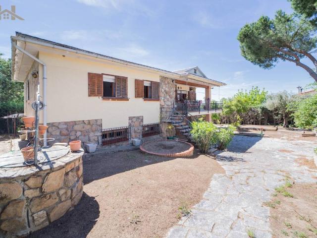 Chalet en venta en Valdemorillo, Madrid