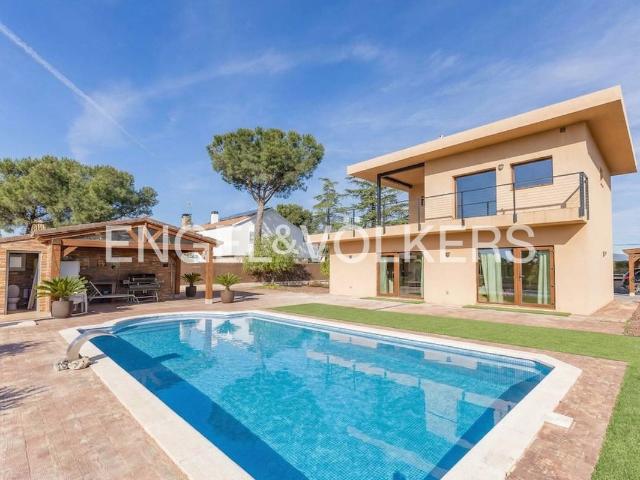 Chalet en venta en Valdemorillo, Madrid