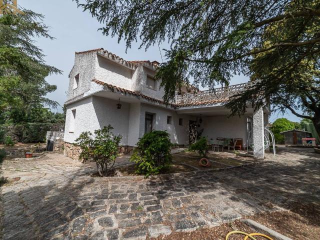 Chalet en venta en Valdemorillo, Madrid