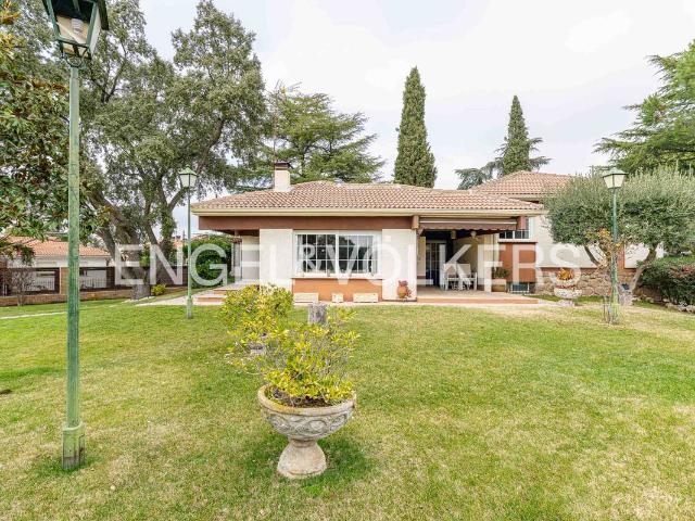 Chalet en venta en Valdemorillo, Madrid