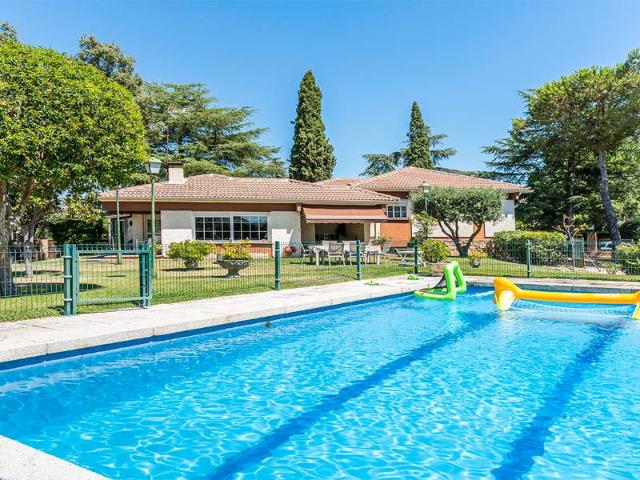 Chalet en venta en Valdemorillo, Madrid