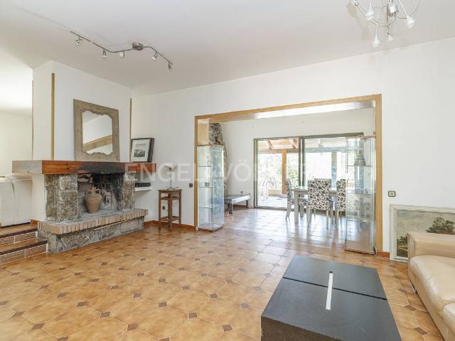 Chalet en venta en Valdemorillo, Madrid