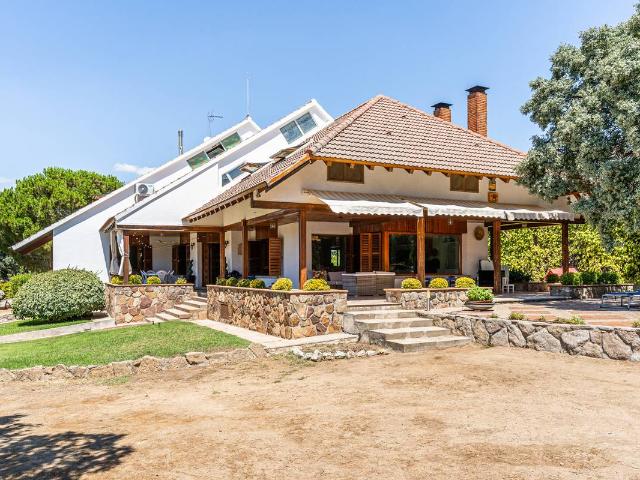 Chalet en venta en Valdemorillo, Madrid